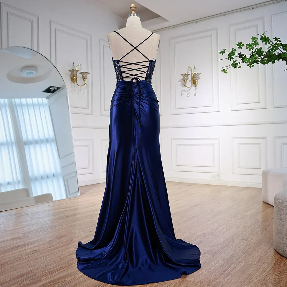 Vestido de Baile Clássico em Cetim Verde Claro com Rendas e Fenda LA73032A