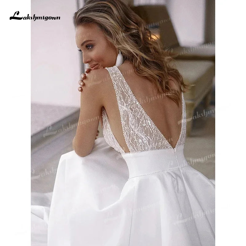 Lakshmigown Glitter Sequins Sexy V-Neck Wedding Dress Satin Retro Backless Pearls Zipper Plus Size Customized Soft Bridal Gown