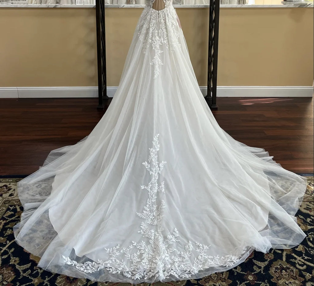 Lakshmigown Spaghetti Straps A‑Line Wedding Dress Deep V‑Neck Leaf Lace Appliques Beaded Tulle Bridal Gown Cut‑Out  Customized