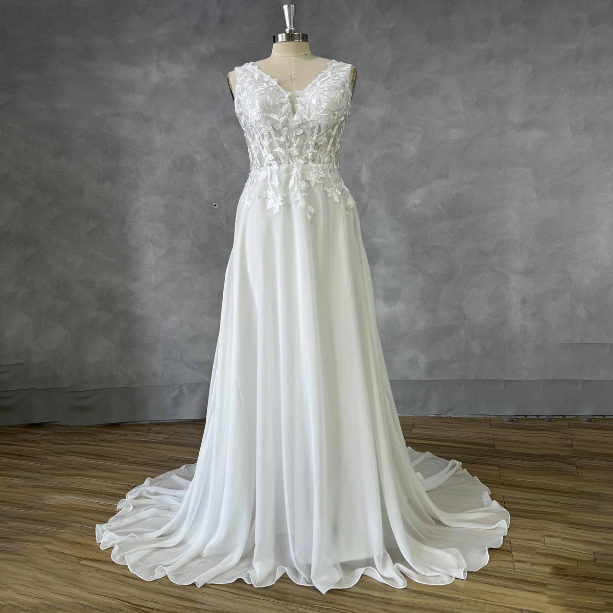 Boho A Line Chiffon Wedding Dress Sleeveless Deep V Lace Sheer Back Buttons Sweep Train Beach Bridal Gown Custom Vestido Novia