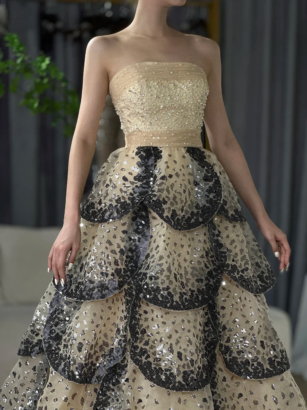 Serene Hill Customized 2025 Black Nude Strapless Evening Prom Dresses Sequined Tiered A-line Party Gowns for Women DLA72505A