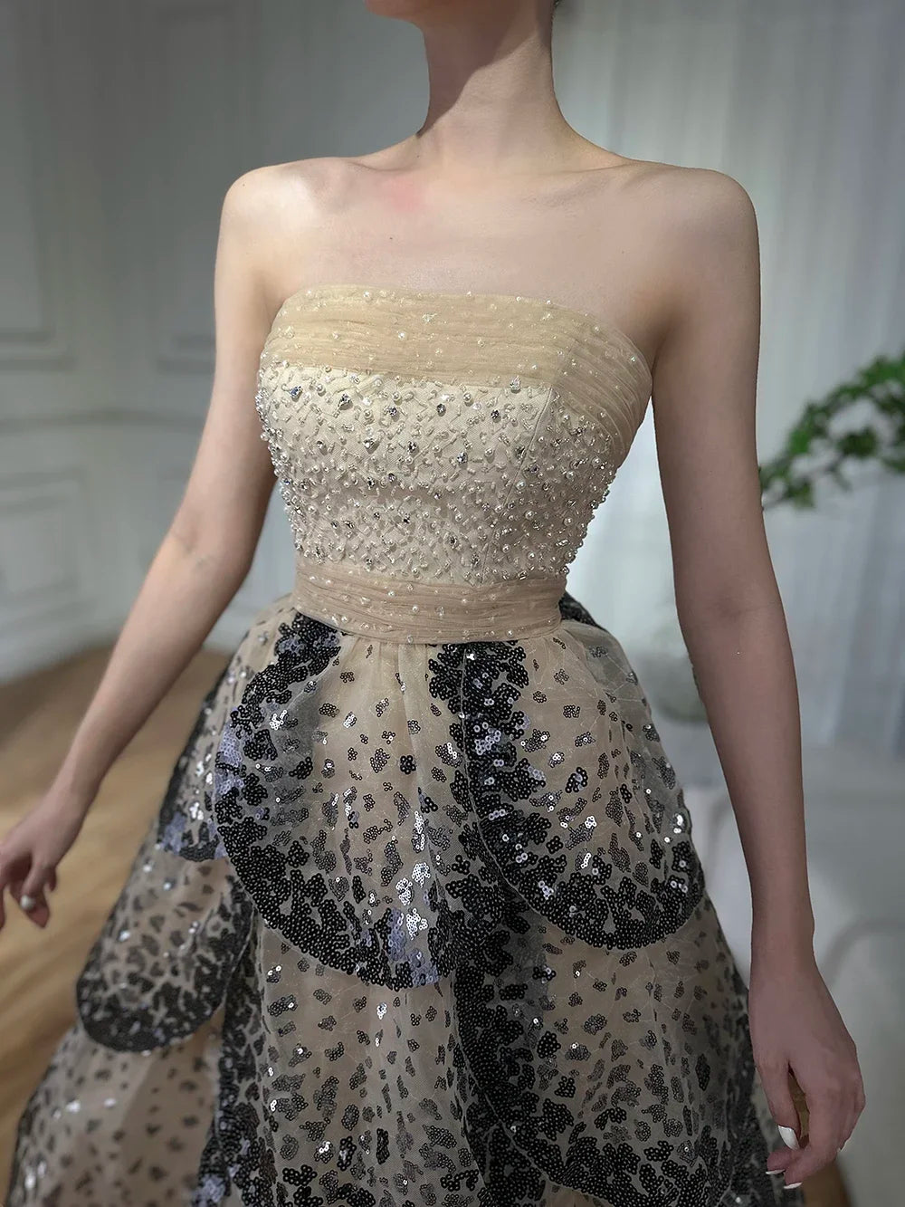 Serene Hill Customized 2025 Black Nude Strapless Evening Prom Dresses Sequined Tiered A-line Party Gowns for Women DLA72505A