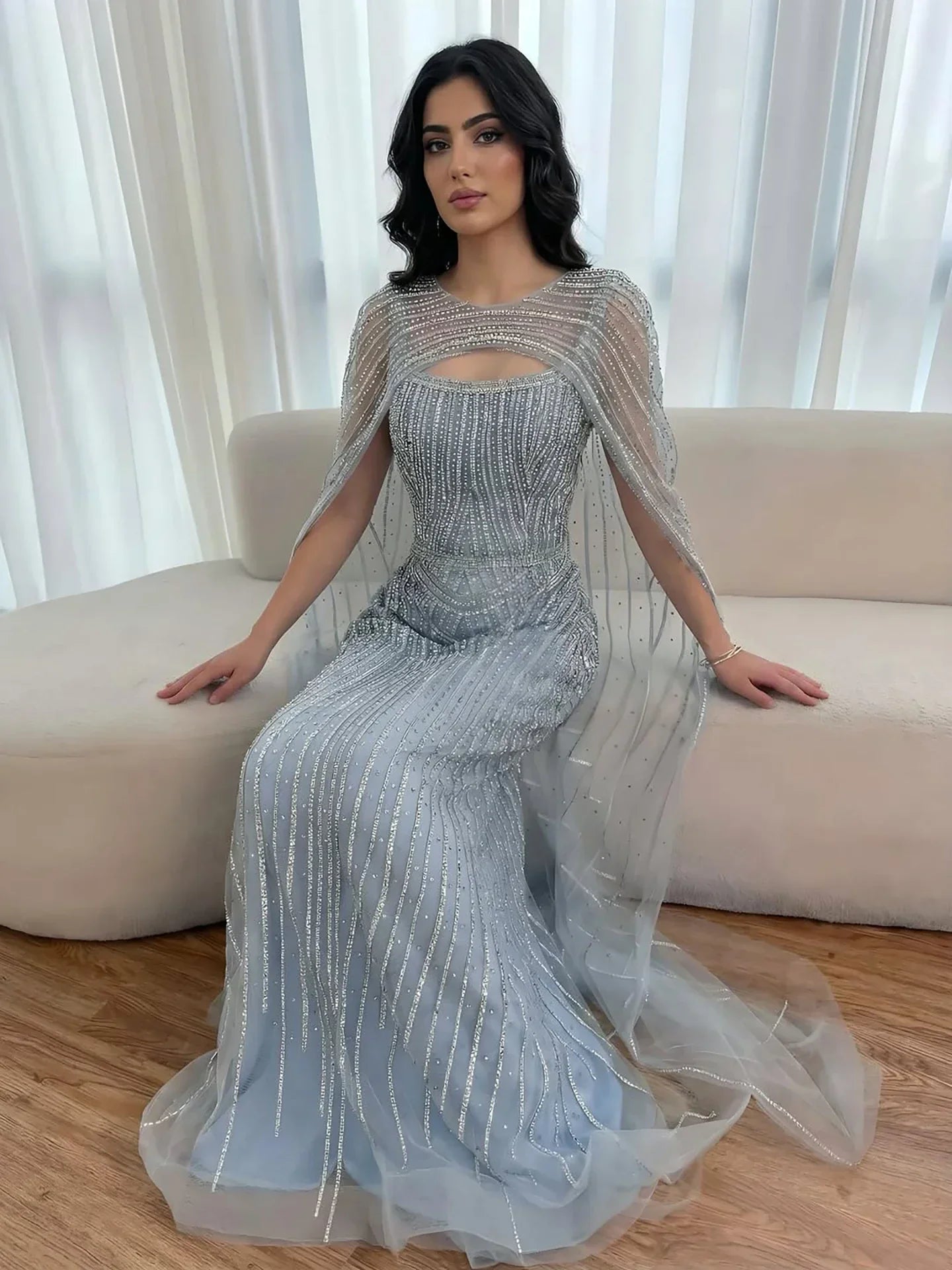 Abito da Sera con Mantella Blu Diamante di Lusso LA73426