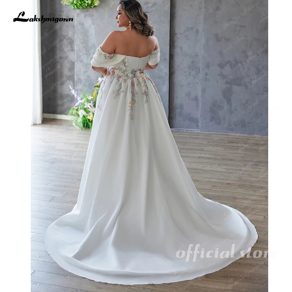 Lakshmigown Strapless Plus Size Wedding Dresses Flowers Lace Appliques Pleat Zipper Wedding Gown for Women Side Slit Customized