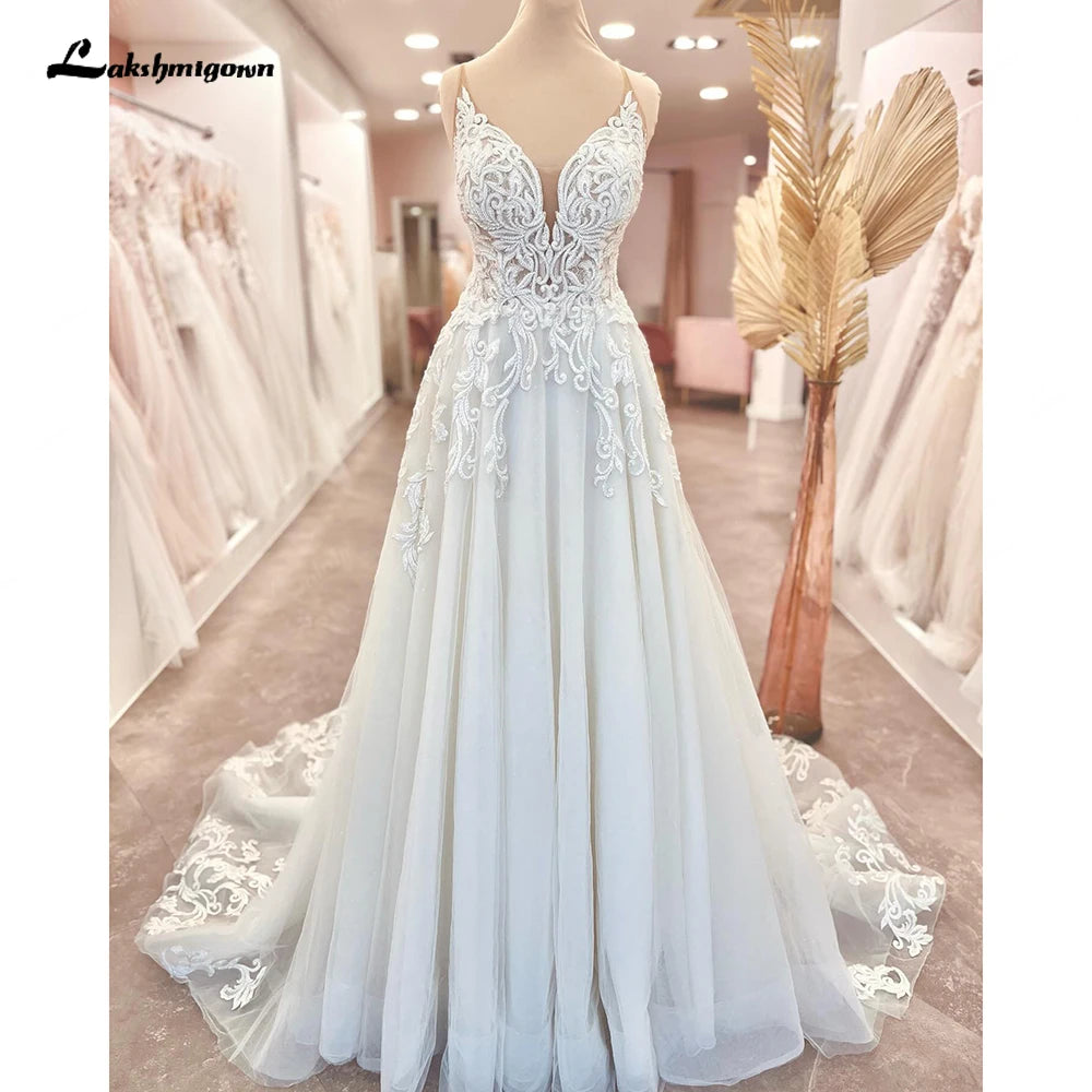 Lakshmigown Plunging V Neck A-Line Lace Tulle Sleeveless Wedding Dress Lace Bridal Gown Boho Country Beach Princess Wedding Gown