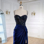 Vestido de Baile Clássico em Cetim Verde Claro com Rendas e Fenda LA73032A