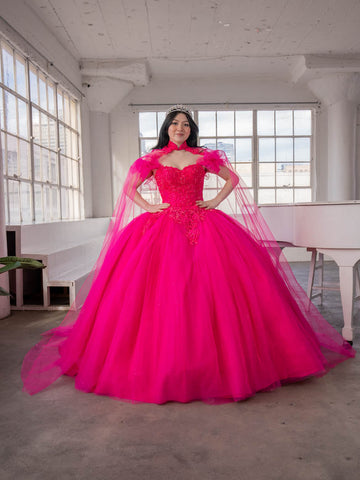 Vestido de baile com capa e ombros à mostra da marca Calla SCL30010