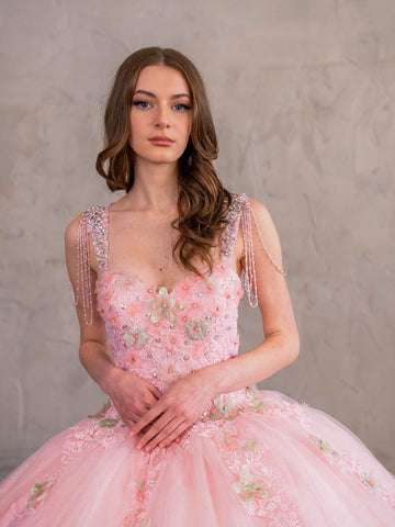 Ärmelloses Ballkleid mit Blumenapplikation von Calla SCL30011