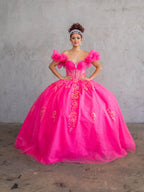 Vestido de baile com corpete ombro a ombro da marca Calla SCL30012