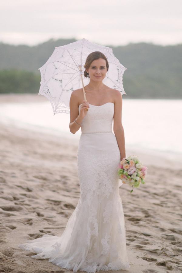 Vestido de novia de playa blanco de encaje sirena con escote corazón y hombros descubiertos, MW222