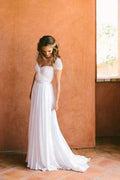 Vestidos de noiva baratos em chiffon com decote em coração, missangas e cauda curta, MW123 
