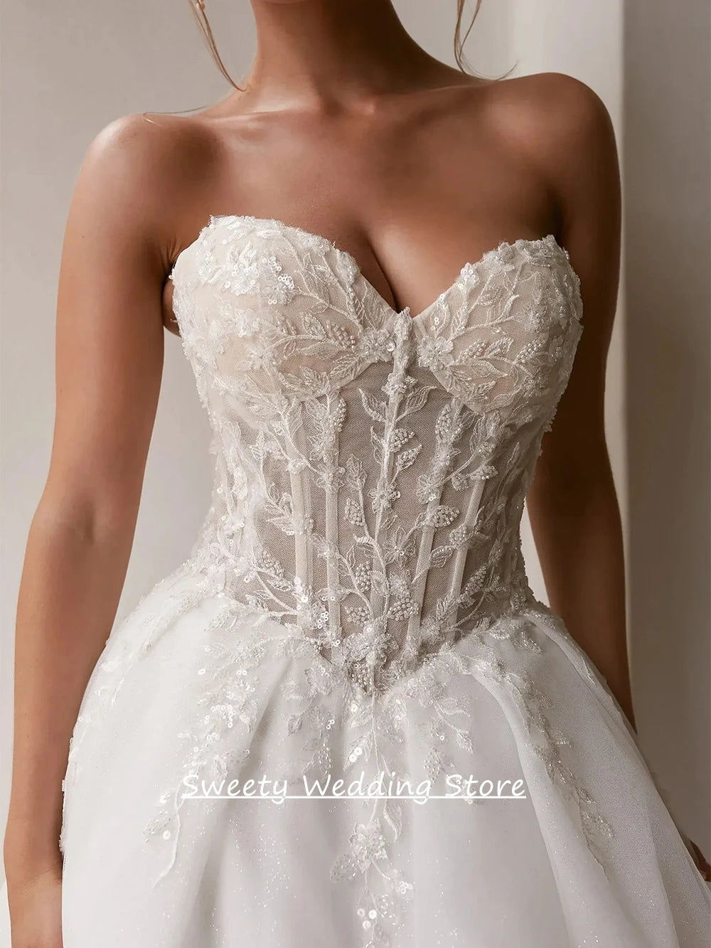 Customized Sweetheart Sleeveless Wedding Dress See Through Beading Lace Applique Sweep Train A Line Bridal Dresses