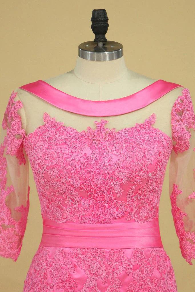 Vestidos de cetim com decote em bico e meia manga com aplicações para mãe da noiva