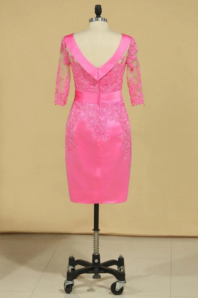 Vestidos de cetim com decote em bico e meia manga com aplicações para mãe da noiva