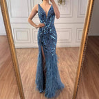 Luxuriöses blaues Perlenbesetztes Federbesetztes Meerjungfrauen-Abendkleid LA73369