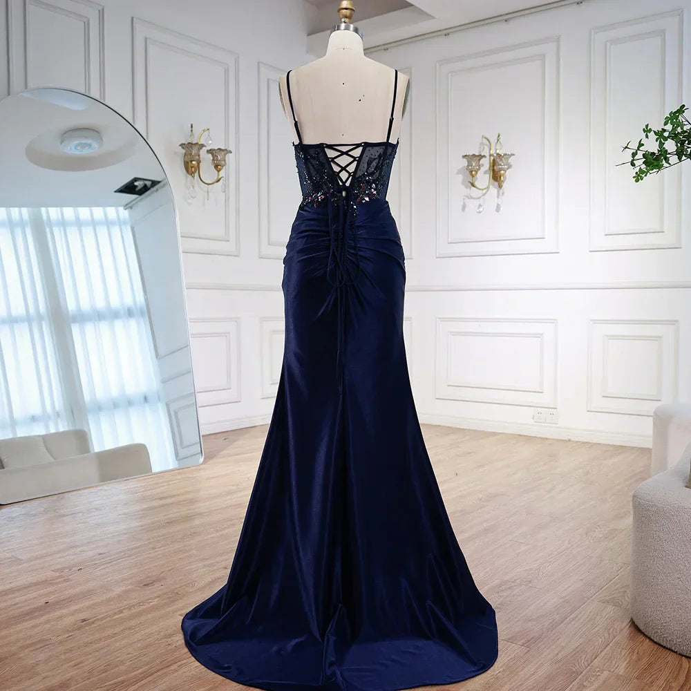 Vestido de Baile Clássico em Cetim Azul-Marinho com Rendas, Miçangas e Fenda LA73003