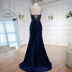 Vestido de Baile Clássico em Cetim Azul-Marinho com Rendas, Miçangas e Fenda LA73003