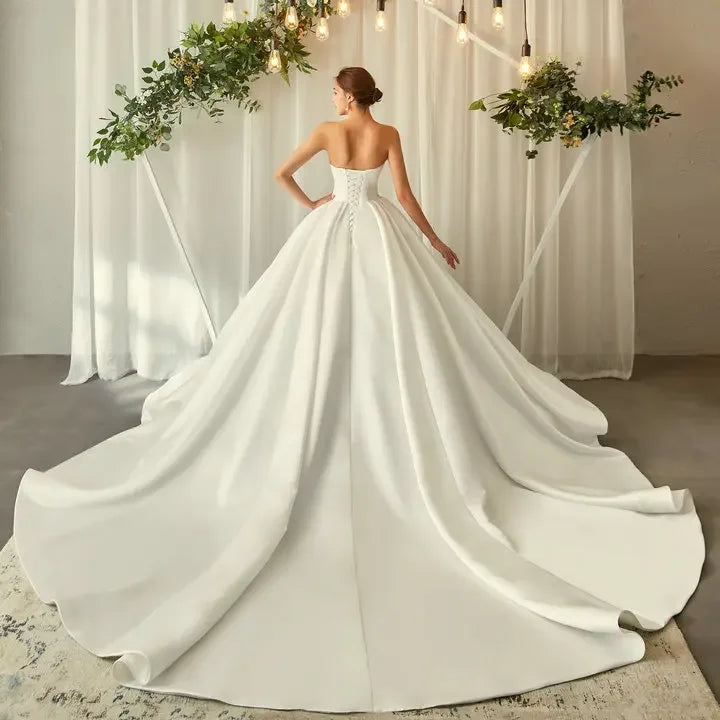 Classic Satin Strapless Sleeveless Bow Pleat A-Line Wedding Dresses Sweetheart Ball Gown Customized