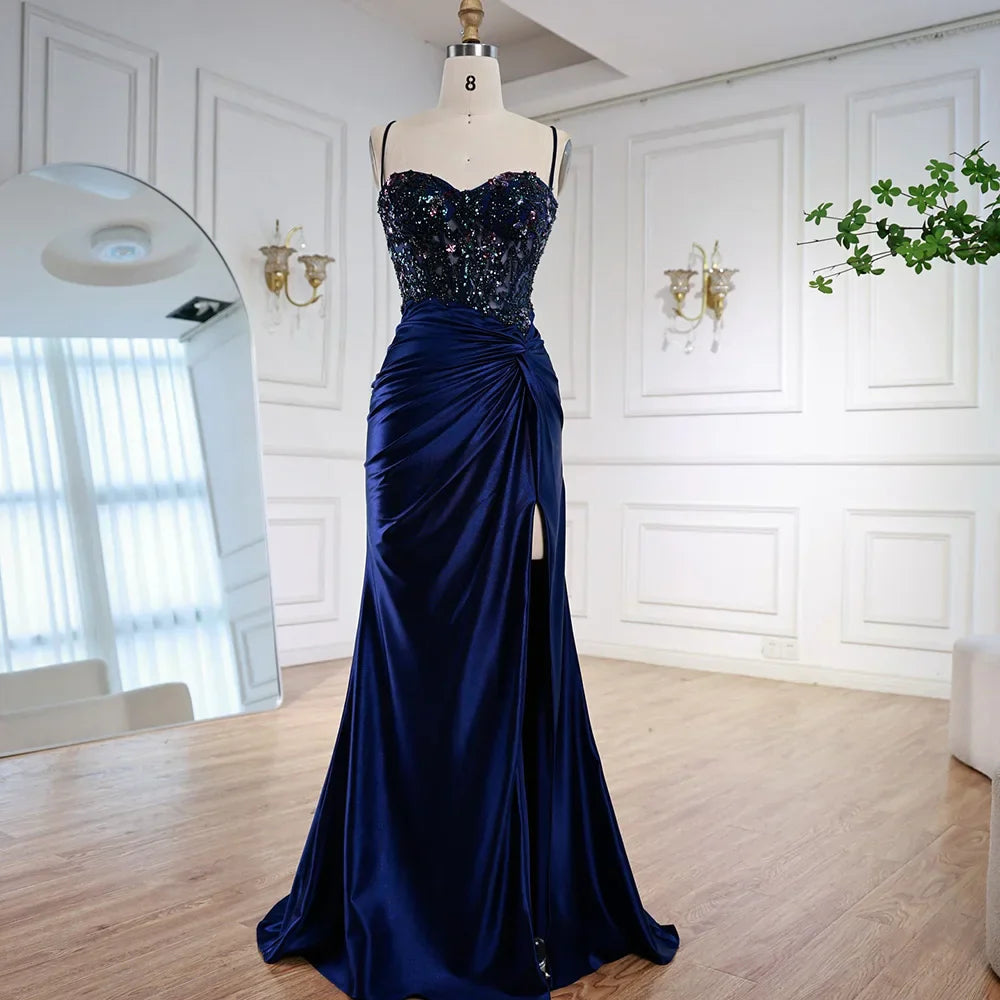 Elegante Abito da Sera in Raso Verde Chiaro con Pizzo e Spacco LA73032A