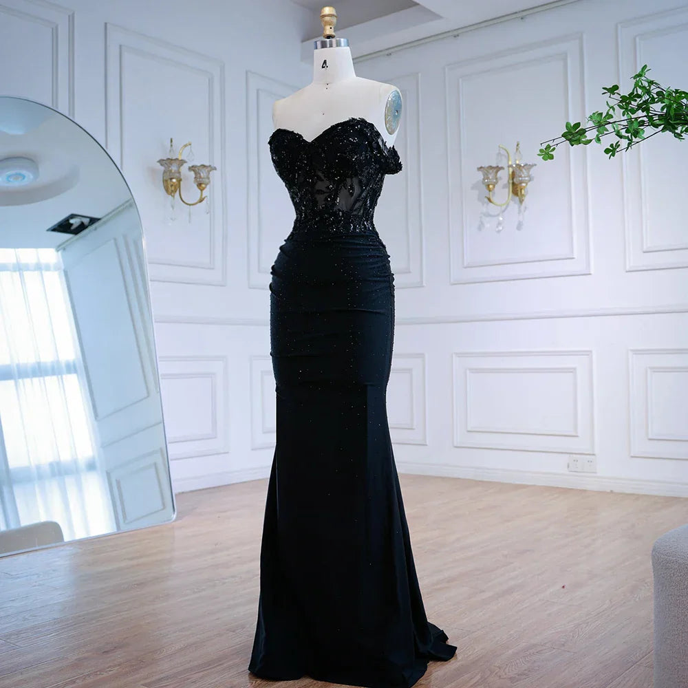 Elegante Abito da Ballo Nero in Pizzo con Spalle Scoperte LA72999