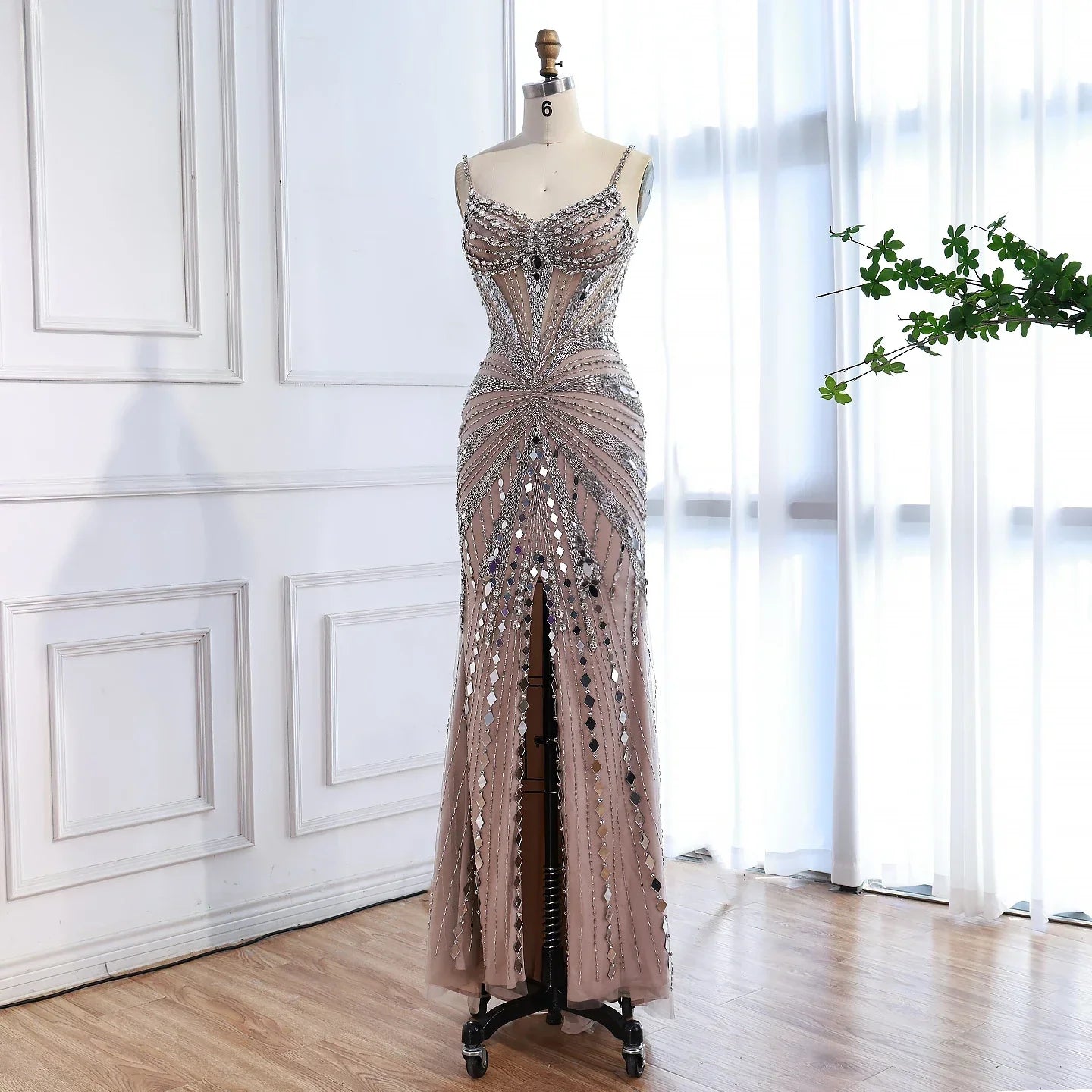 Abito da Sera Sirena Lusso Color Carne con Corsetto Ricamato a Perline LA72803A