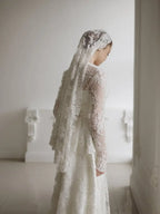 Lqq Customized Luxury Long Sleeve Wedding Dress Lace Appliques A-line Chapel Train Brides Dress for Wedding