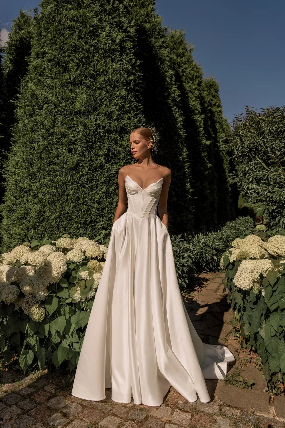 Lakshmigown Satin Wedding Dresses A-Line Strapless Lace-up V-Neck Pleated Chic Bride Prom Gown Simple Bridal Gowns  Customized
