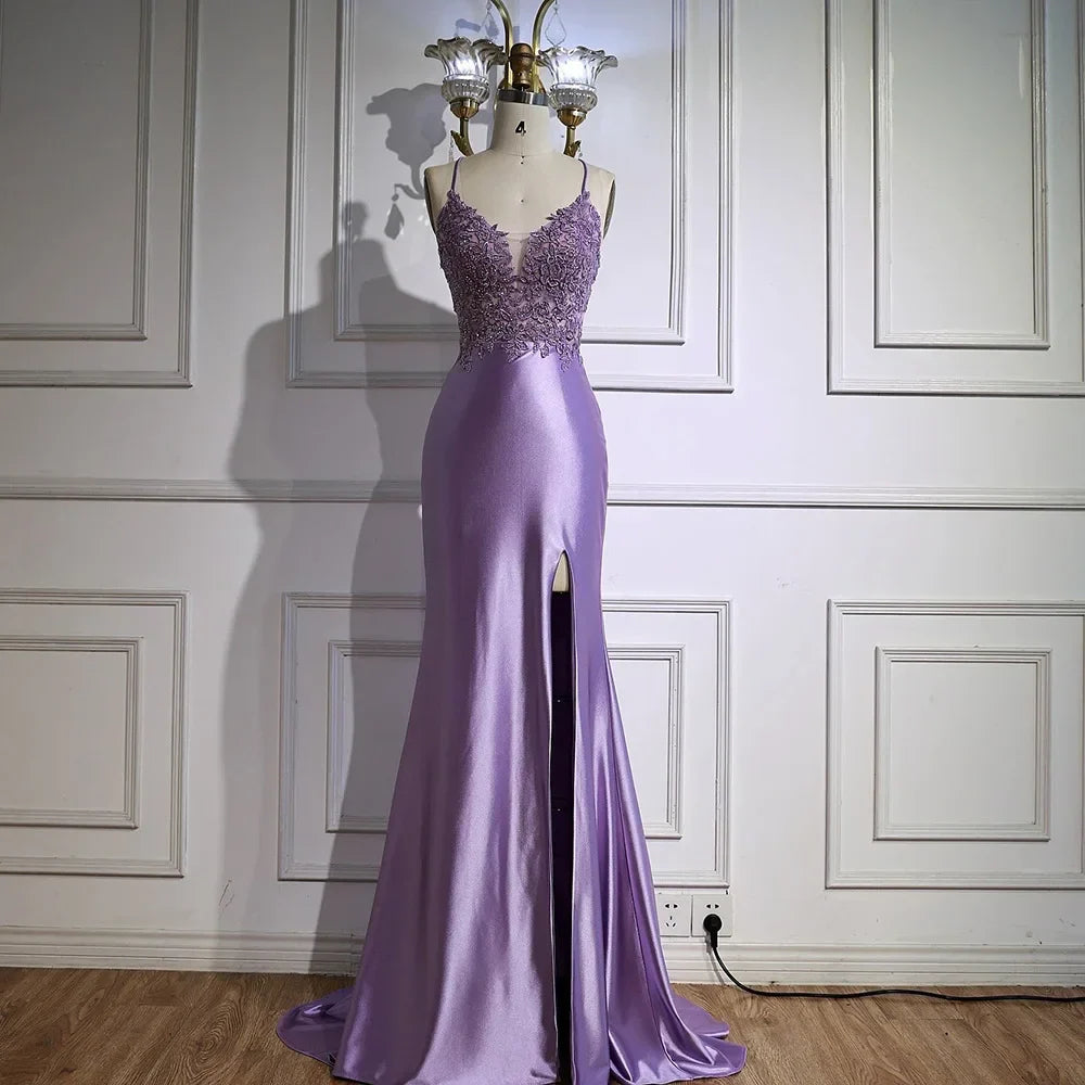 Vestido de Gala de Cetim Roxo de Luxo com Fenda e Aplicações de Renda LA73040