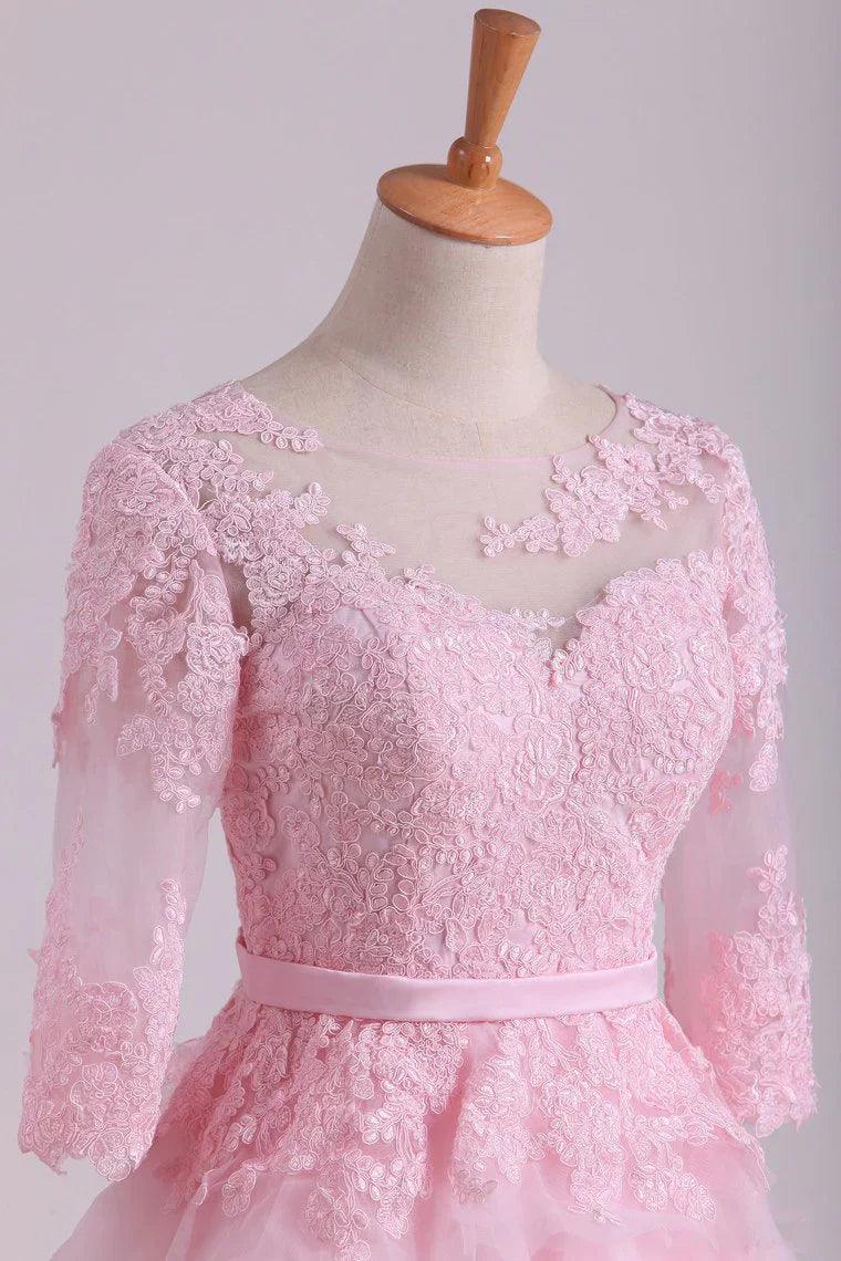 Vestidos para mães de noivas com meia manga evasé e aplicações de tule