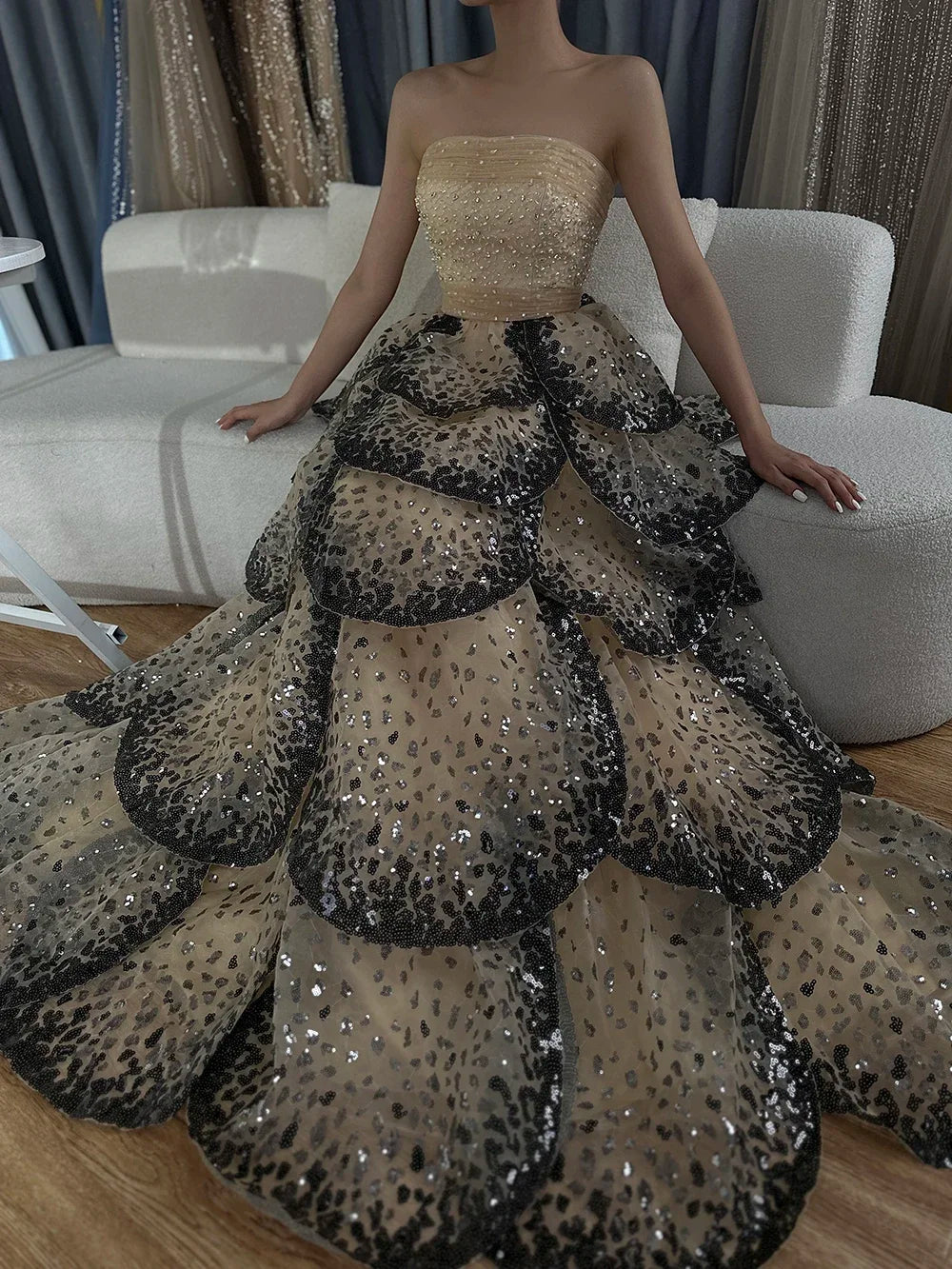 Serene Hill Customized 2025 Black Nude Strapless Evening Prom Dresses Sequined Tiered A-line Party Gowns for Women DLA72505A