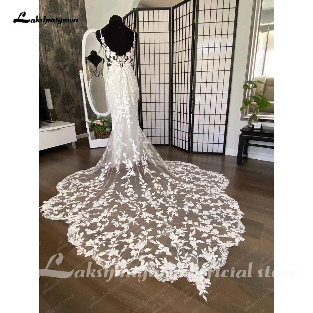 Lakshmigown Luxurious Lace Mermaid Wedding Dresses Deep V-Neck Applique Train Bodycon Bridal Gown Spaghetti Straps Customized