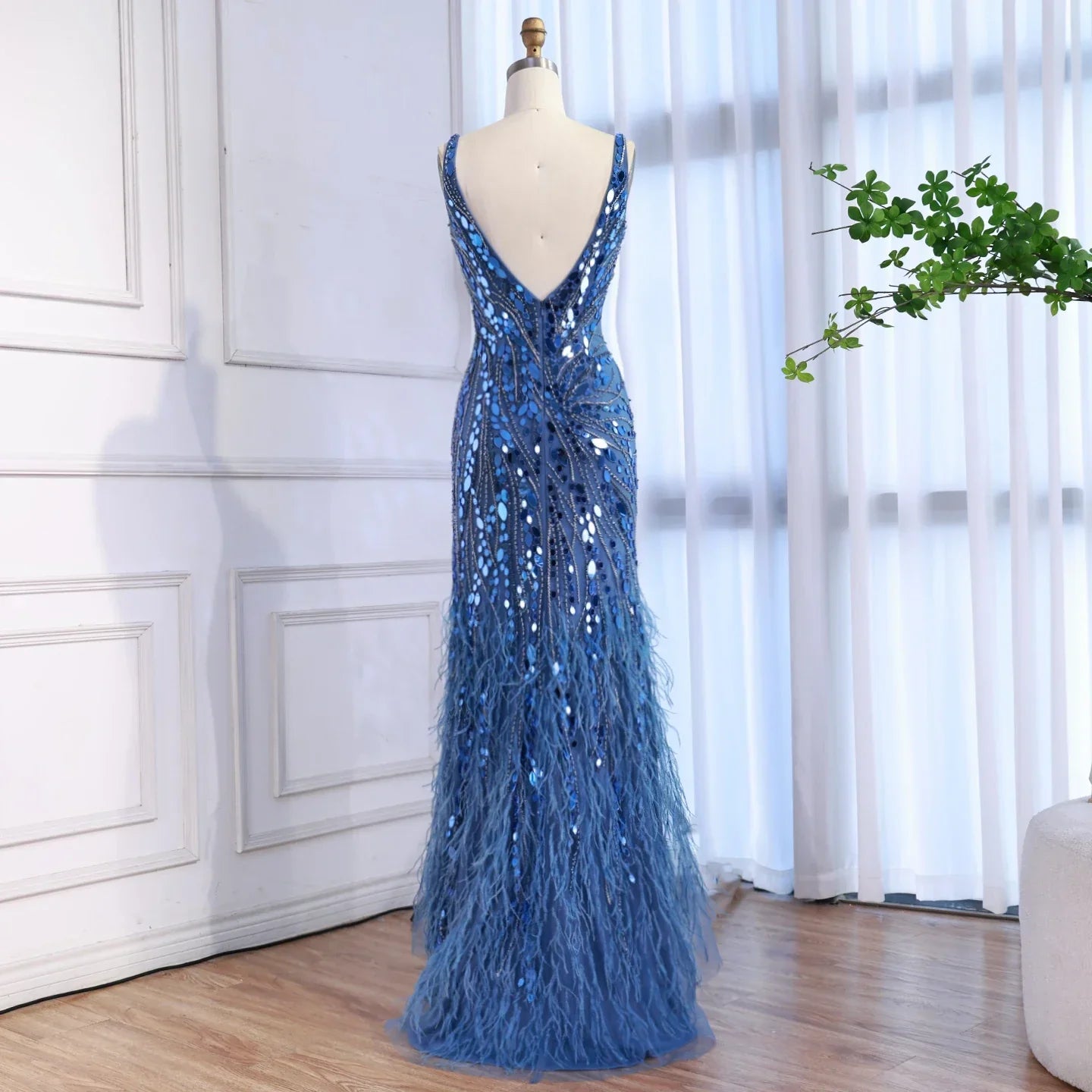 Luxuriöses blaues Perlenbesetztes Federbesetztes Meerjungfrauen-Abendkleid LA73369
