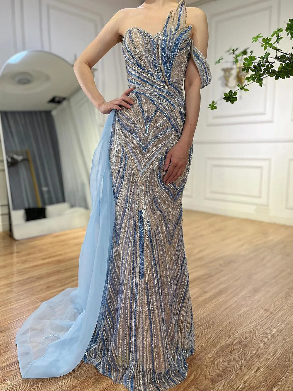 Abito da sera lussuoso Dubai Arabo blu spalla scoperta con sovragonna laterale e ricami di perline per feste femminili LA72662