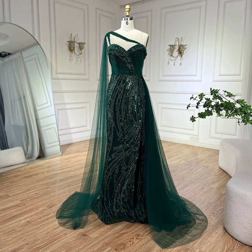 Abito da sera sirena verde lusso con spalla scoperta e mantello LA72472