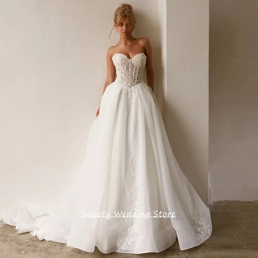Customized Sweetheart Sleeveless Wedding Dress See Through Beading Lace Applique Sweep Train A Line Bridal Dresses