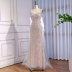 Abito da sera sirena in pizzo lussuoso con perle e guanto bianco nude LA72345E