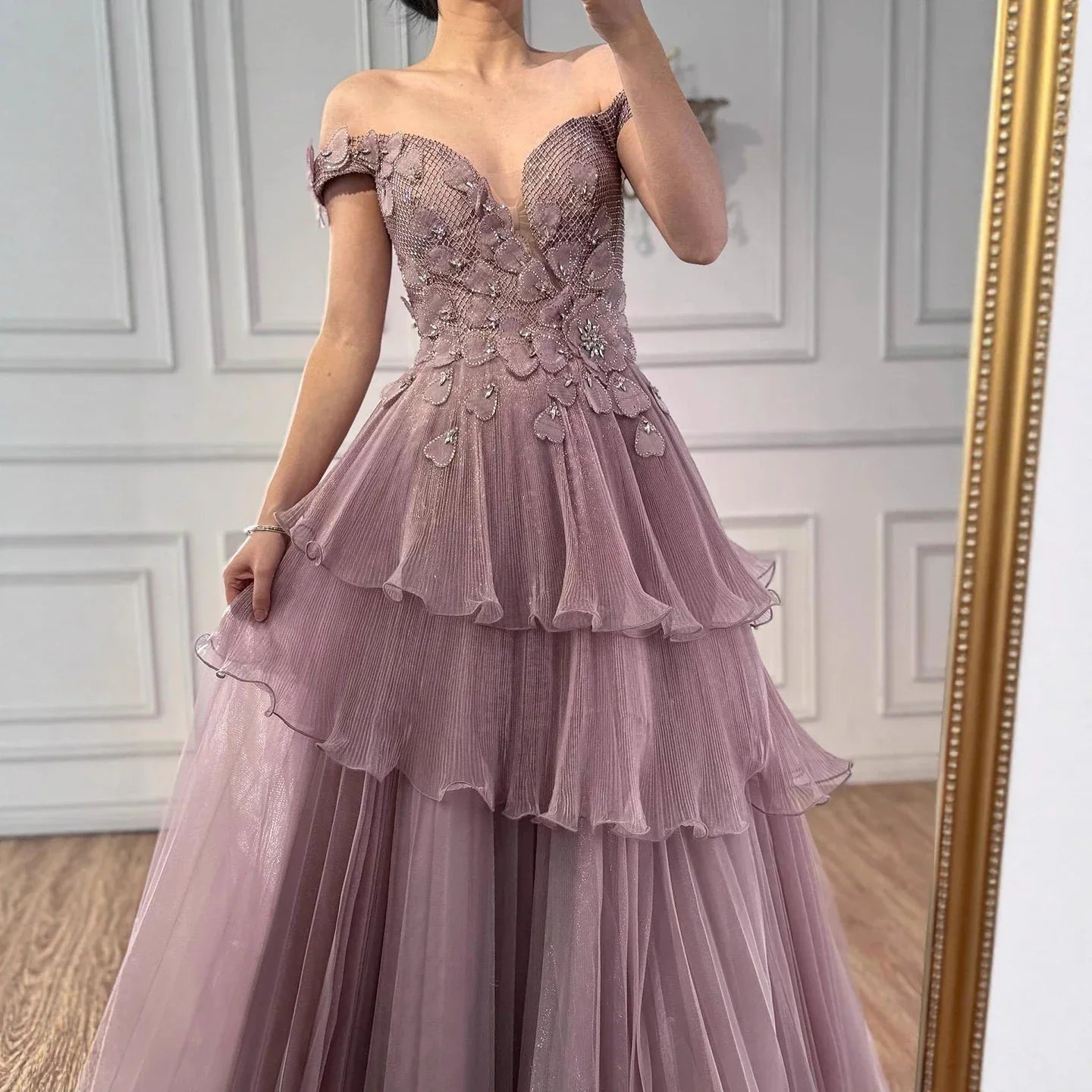 Abito da sera a linea A con balze sognanti, perline e colore rosa lusso LA73385