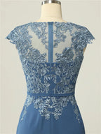 Vestidos para a mãe da noiva em renda azul marinho com casaco e mangas curtas