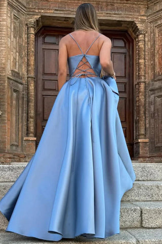 Vestido de festa simples em cetim com alças finas e decote quadrado plissado PSK635