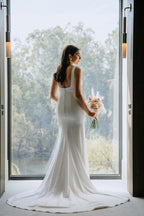 Einfaches Scheiden-Kleid mit quadratischem Ausschnitt und langem rückenfreien Schnitt für die Hochzeit