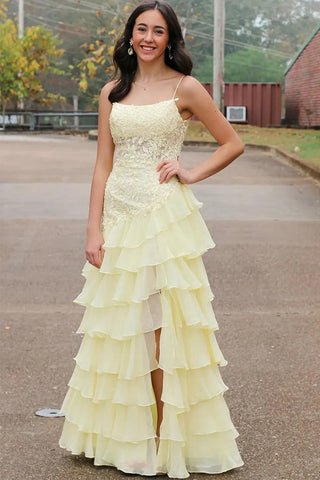 Gelbes Ballkleid mit Spaghettiträgern und Schlitz in A-Linie, mehrlagig, PSK616
