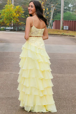Gelbes Ballkleid mit Spaghettiträgern und Schlitz in A-Linie, mehrlagig, PSK616