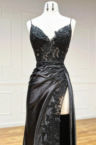 Vestido de festa preto comprido com alças finas e racha lateral PSK440