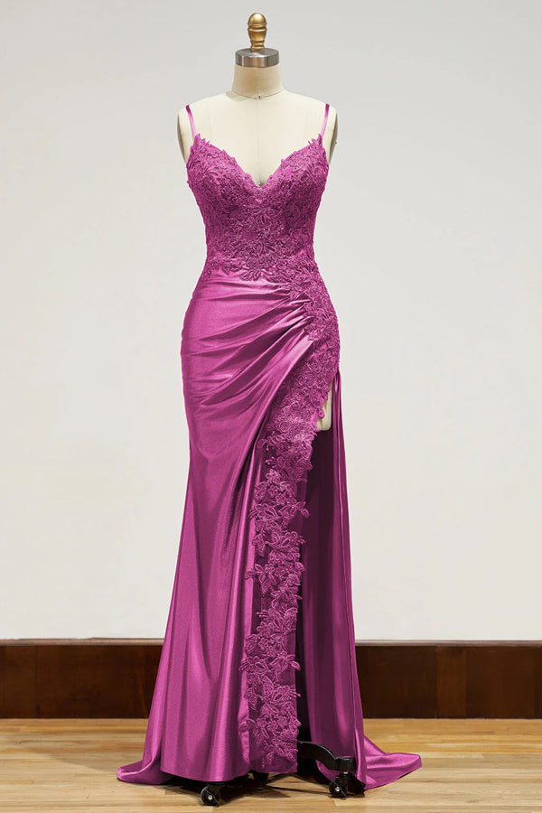 Vestido de festa preto comprido com alças finas e racha lateral PSK440