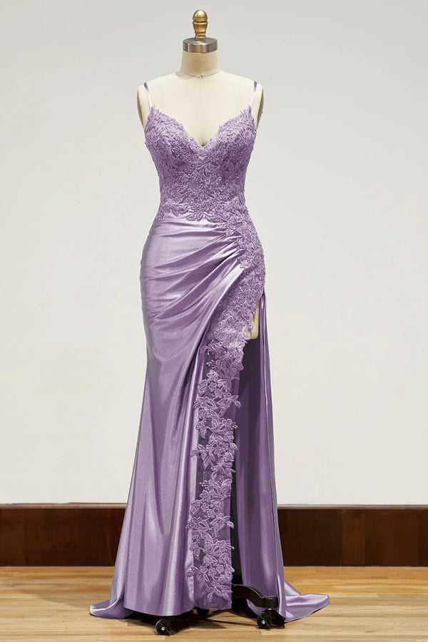 Vestido de festa preto comprido com alças finas e racha lateral PSK440