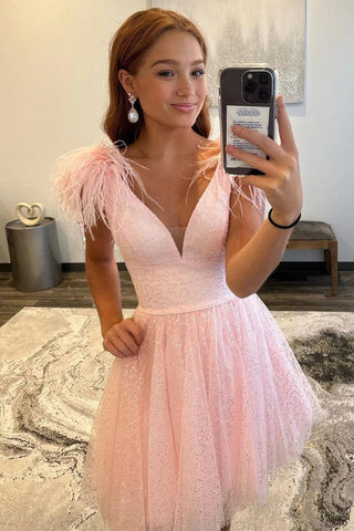 Glitzerndes A-Linien-Heimkehrkleid in Rosa mit V-Ausschnitt und Federn PD520