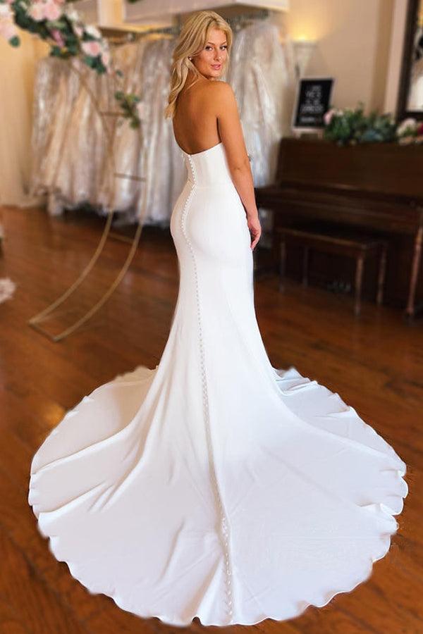 Trägerloses Brautkleid mit Kapellenzug, Meerjungfrau-Silhouette und langer Satinlänge