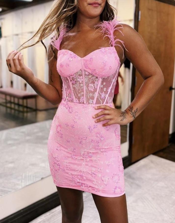 Süßes Schnürkurzes Enges Ballkleid Mit Feder-Trägern