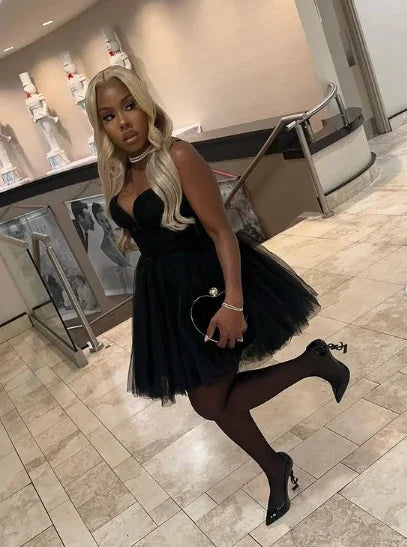 Vestido Corto de Fiesta para el Baile de Regreso a Casa en Línea A de Tul con Escote de Corazón Negro Y7923