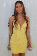 Vestido Corto de Cuentas Ajustado Amarillo para el Baile de Bienvenida SYH27